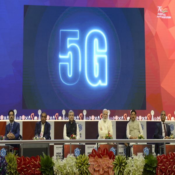 PM MODI launches 5G services in India at Indian Mobile Congress